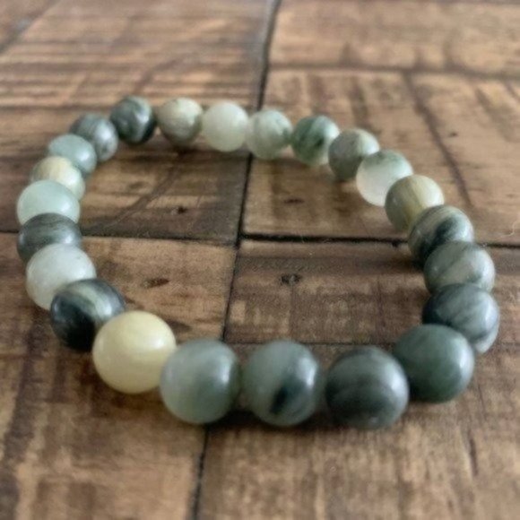 8mm Green Quartz Stretch Bead Bracelet - Picture 7 of 7